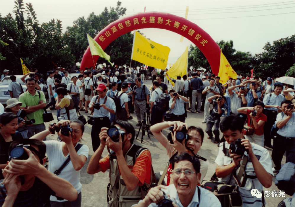 【泛亚电竞官网】
寻人！2001年到场过这个开镜仪式的影友荟萃啦(图18)