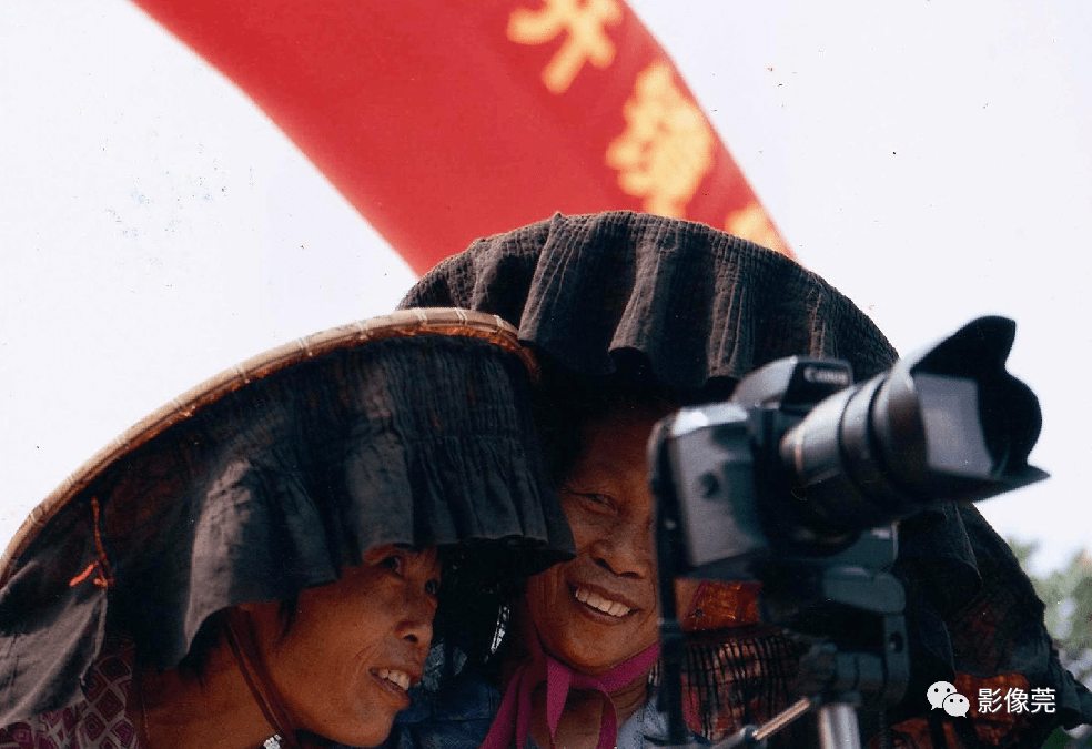 【泛亚电竞官网】
寻人！2001年到场过这个开镜仪式的影友荟萃啦(图20)