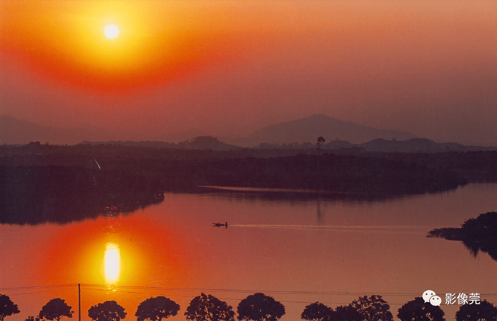 【泛亚电竞官网】
寻人！2001年到场过这个开镜仪式的影友荟萃啦(图23)